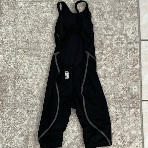 Arena tech suit 28 - Picture 7 of 10